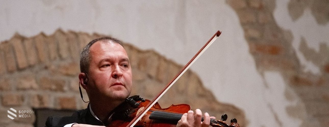 Pál István Szalonna és bandája Eszterházán 