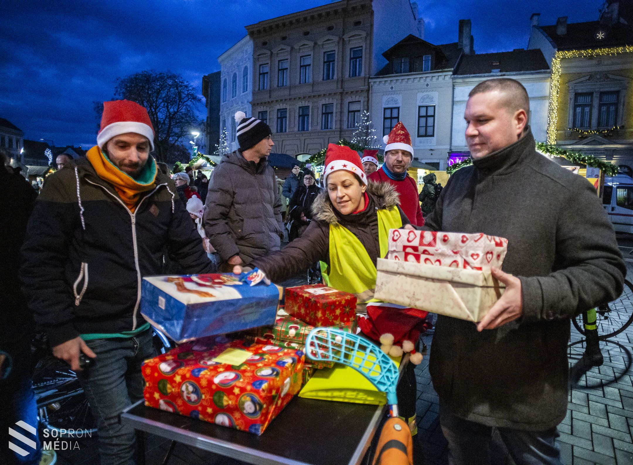 Jótékony Mikulások futottak és kerékpároztak Sopronban