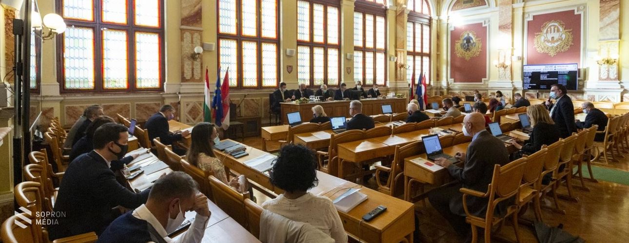 Június közepétől az önkormányzatok ismét tarthatnak üléseket