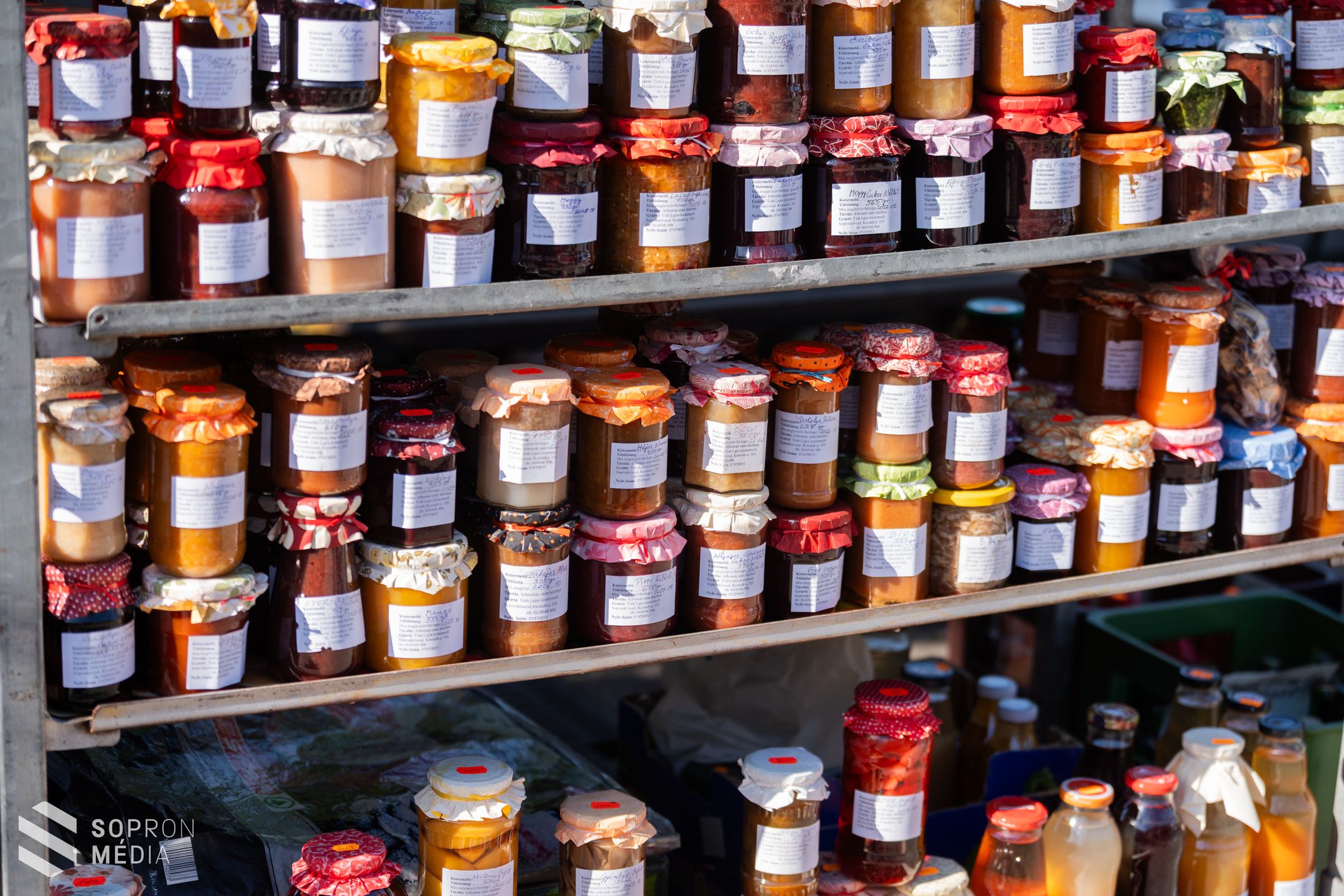 Szent György-napi forgatag a Hunyadiban