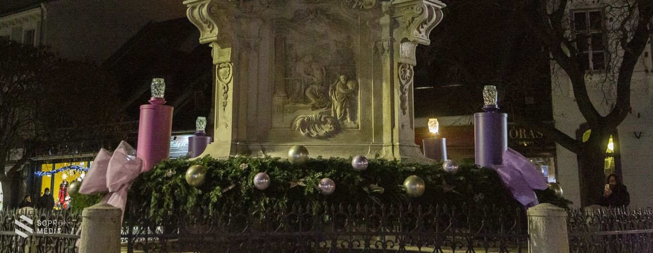 Meggyújtották az első adventi gyertyát Sopronban