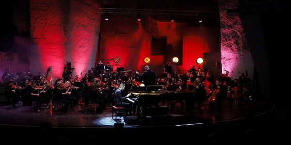 „Határok nélkül - Péter Bence és a Győri Filharmonikus Zenekar”