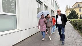 Rákellenes világnapi sétát tartottak a Soproni Gyógyközpontban