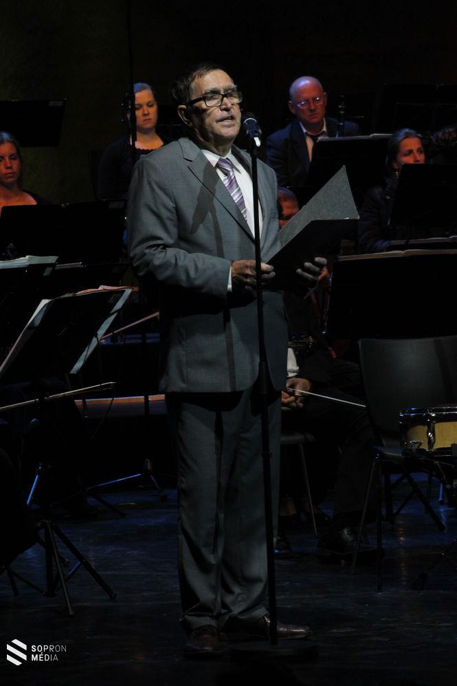 Dr. Magas László