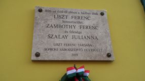 Emléktáblát kaptak Liszt Ferenc keresztszülei a patikakoncerten