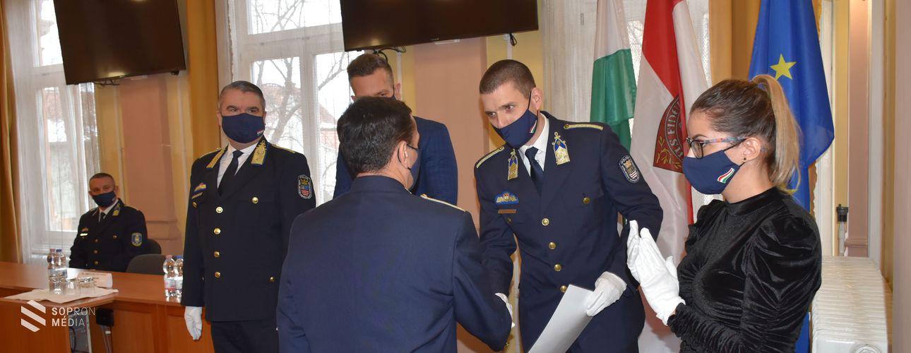 Elismerések a Soproni Rendőrkapitányság munkatársainak