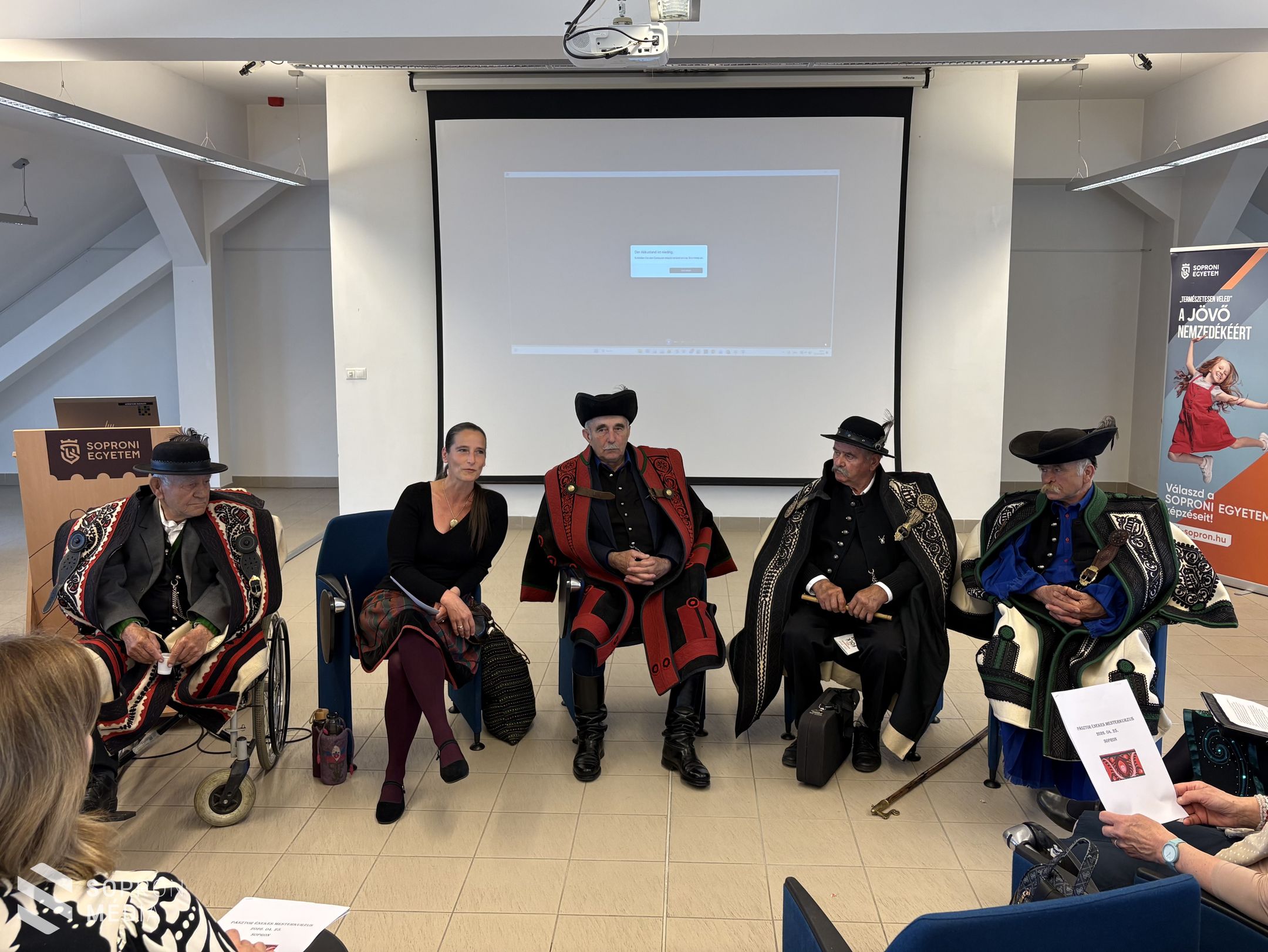 Pásztorénekekkel telt meg a Benedek-kar