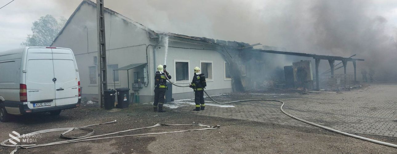 Tűz ütött ki egy ipari létesítményben Jánostelepen