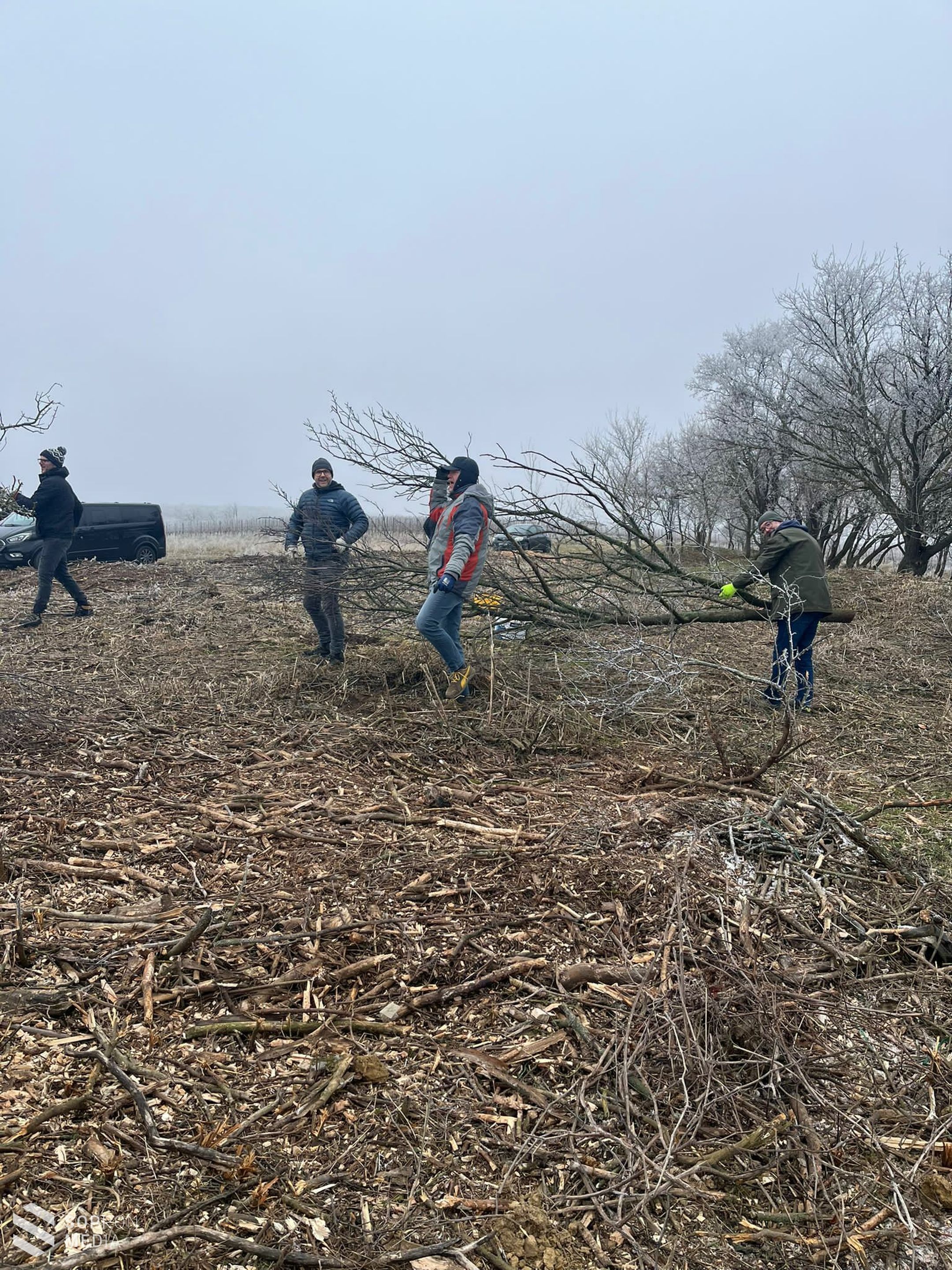 Közösségi munka a Csőszházért