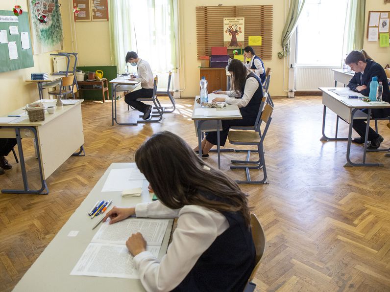 Őszi érettségi - egy napra elzárják a feladatlapokat a felbontás előtt