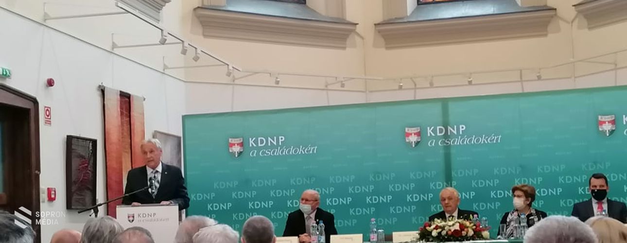 Sopron emlékéért szólalt fel Firtl Mátyás

