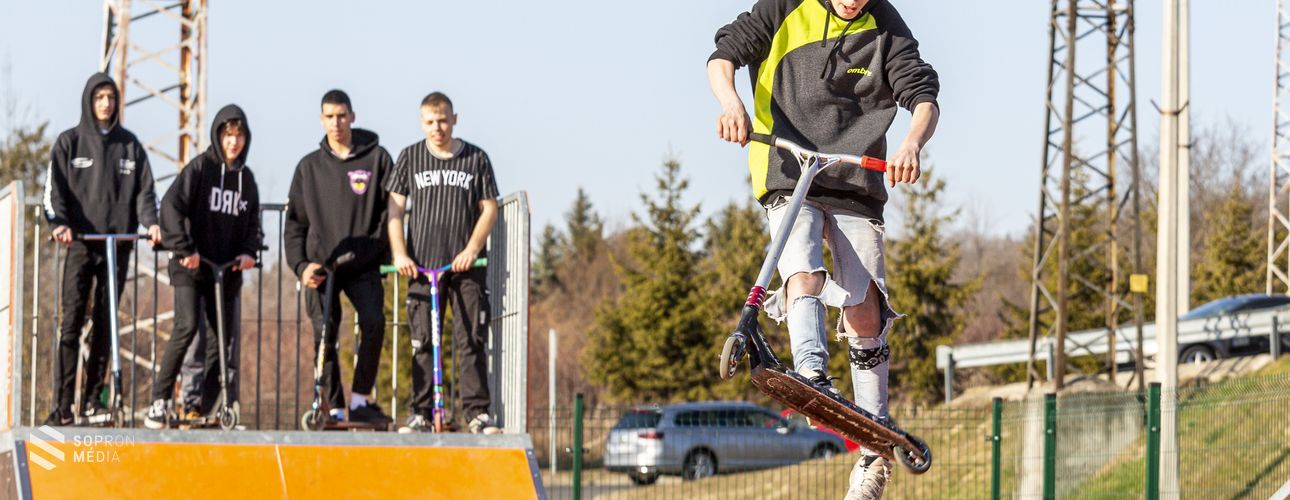 Birtokba vették a soproni fiatalok a skate-parkot!