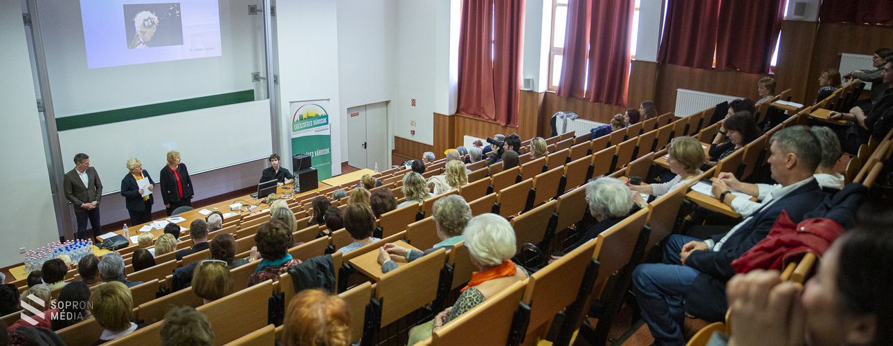 Idősügyi Tudományos Szakmai Konferenciát tartottak Sopronban
