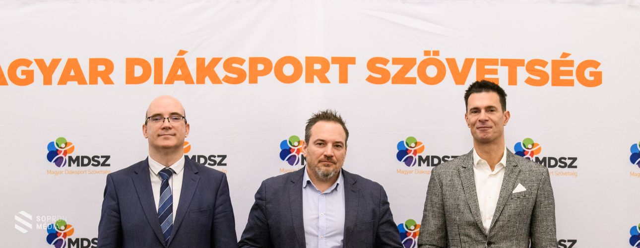 Elismerést kapott Horváth József testnevelő