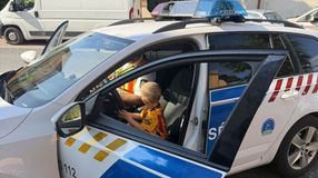 Soproni rendőrök csaltak mosolyt a 4 éves Zsombi arcára