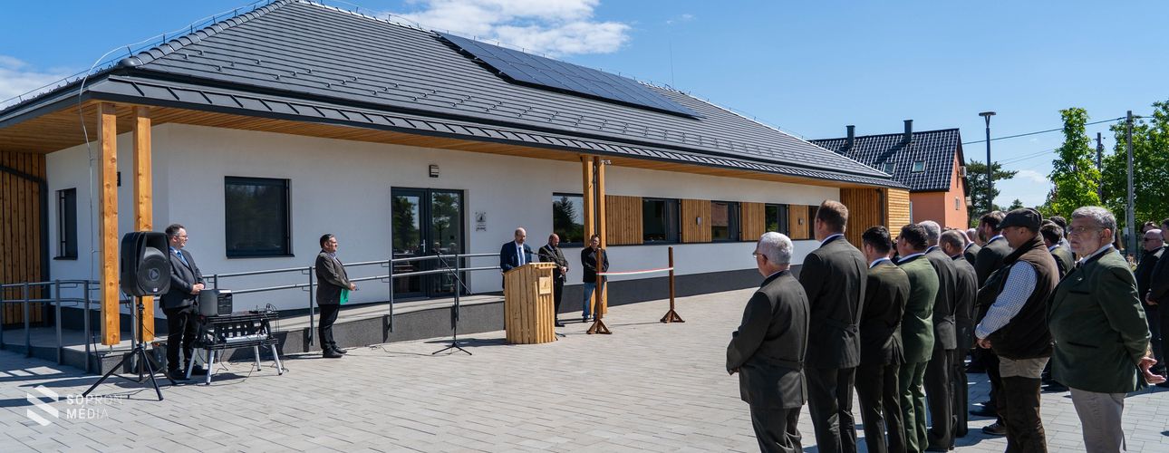 Irodaház a síkvidéki erdészetnek