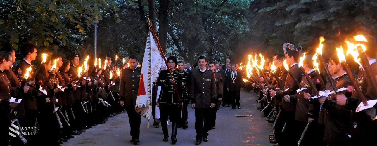 Ezen az útvonalon haladnak majd a valétálók