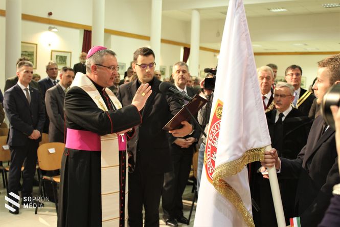 Áldás és szentelés