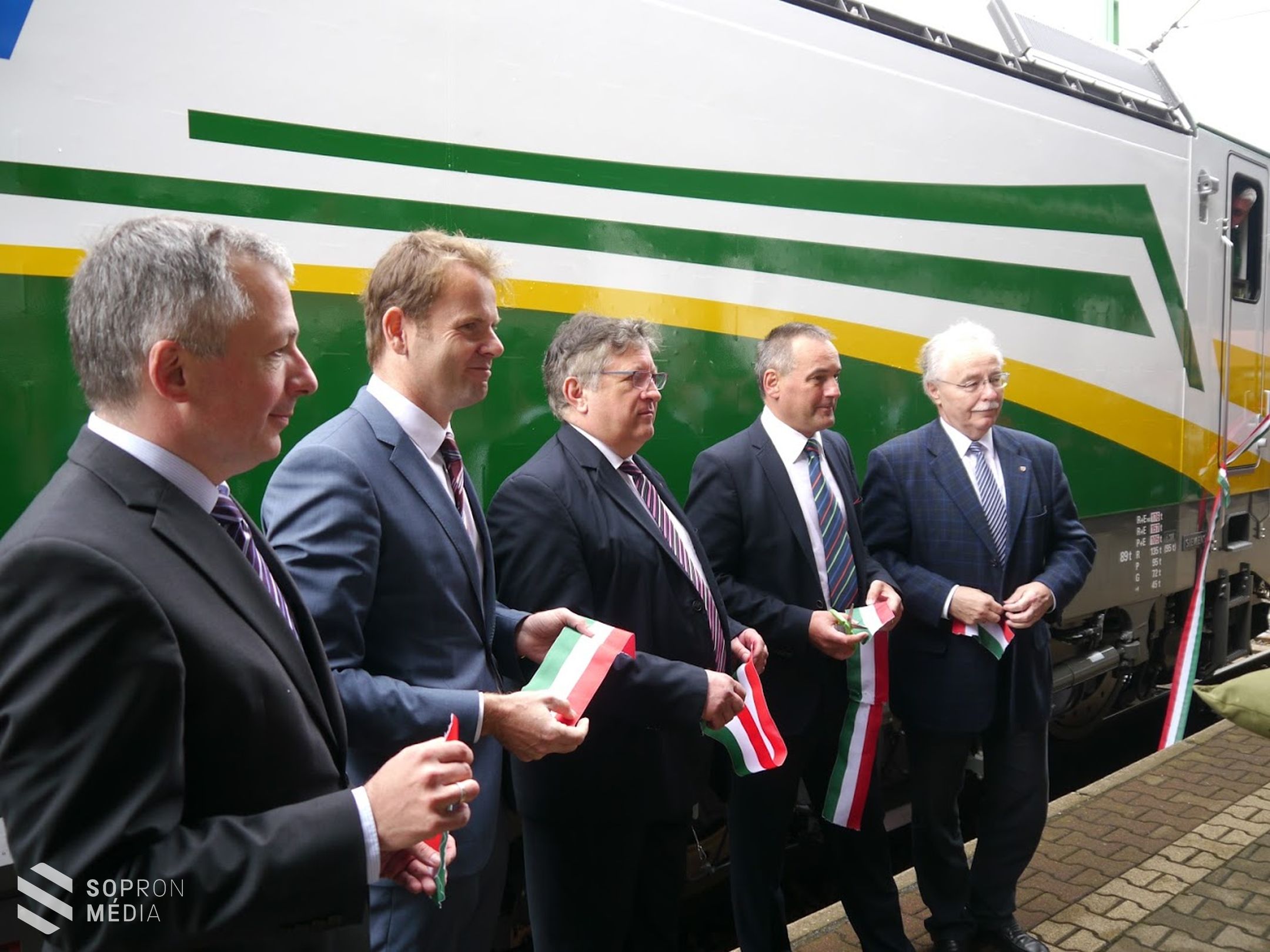 Megérkezett az első két Siemens Vectron a GYSEV flottájába