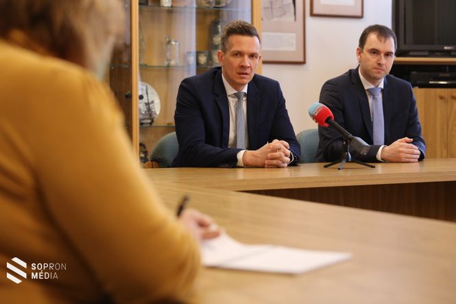 Dr. Farkas Ciprián polgármester tájékoztatója