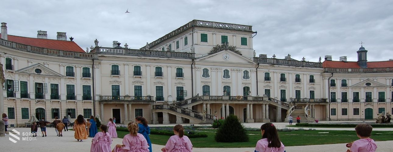 Múzeumpedagógusok megyei szakmai napja a fertődi Esterházy-kastélyban