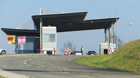 Kurz: Természetesen az a cél, hogy ismét megnyissuk a határokat