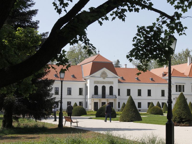 Befejeződött a nagycenki Széchenyi-kastély megújulásának épület-kivitelezési szakasza