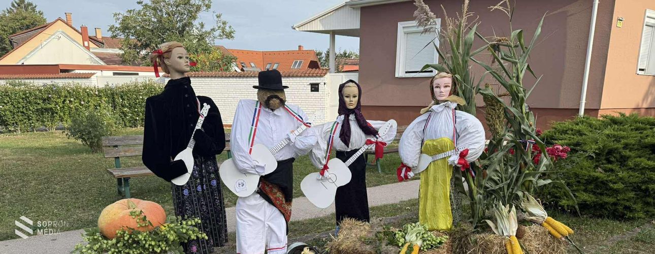 Szebbnél szebb dekorációk díszítik Kópháza utcáit