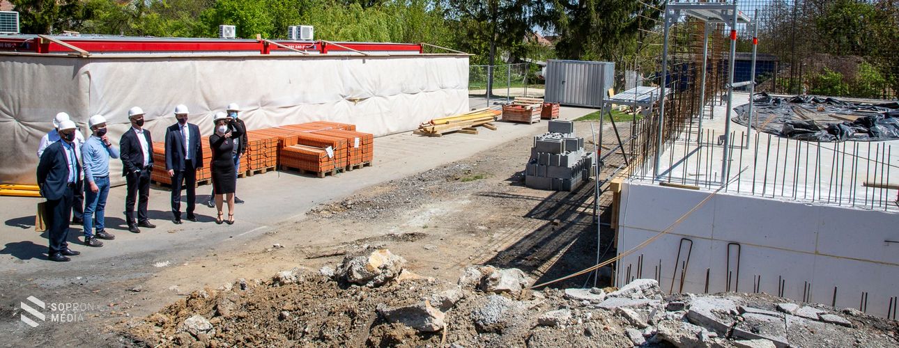 Jól halad az ágfalvi német nemzetiségi általános iskola felújítása