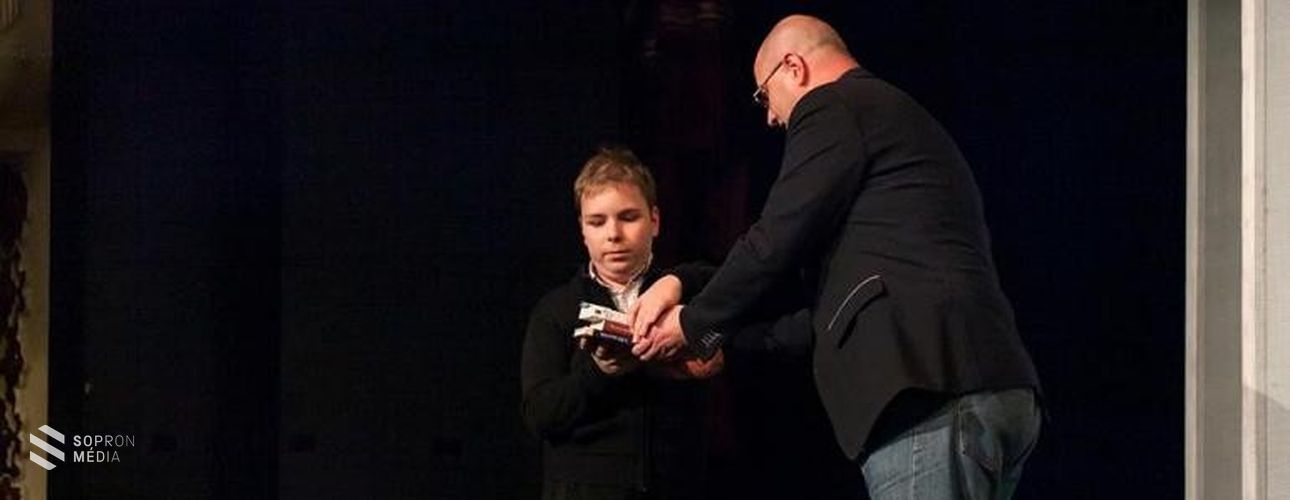 A tízezredik bérletest köszöntötték a Soproni Petőfi Színházban