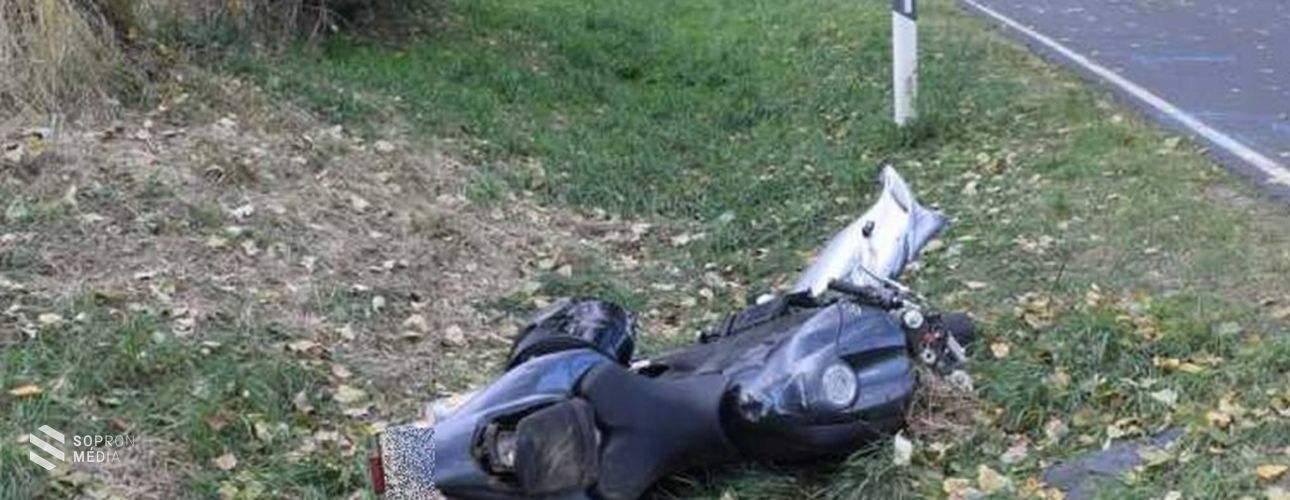 Egy motorkerékpárossal ütközött Lövő térségében egy személygépkocsi
