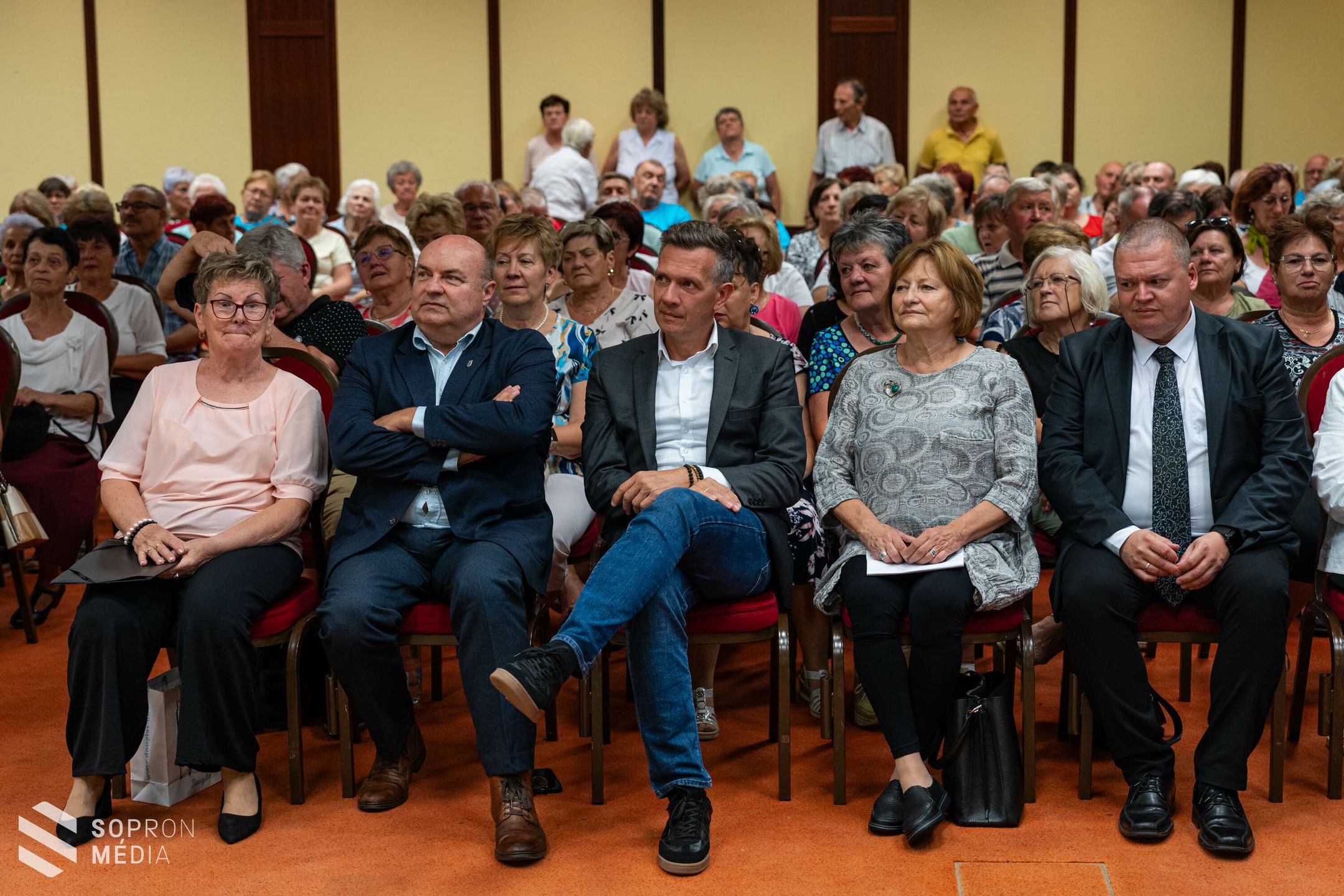 Megnyitották az „Életet az éveknek” Országos Klubszövetség XII. Kulturális Fesztiválját