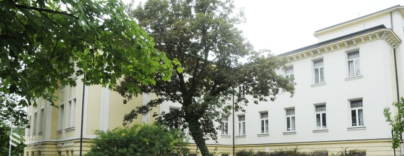 Ismét megköszönték a Soproni Gyógyközpont szakembereinek áldozatos munkáját!