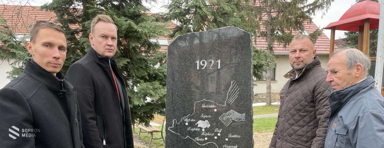 Hűség napi koszorúzás Kópházán 