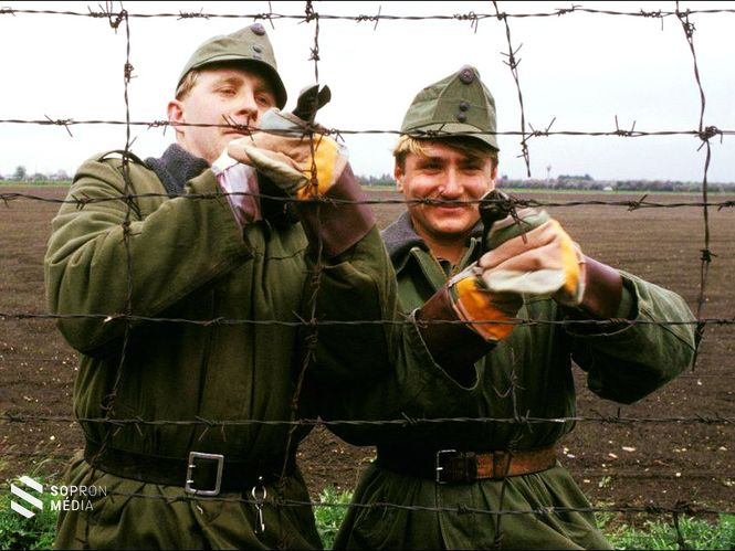 1989. május 2-án kezdődött az elektromos jelzőrendszer lebontása