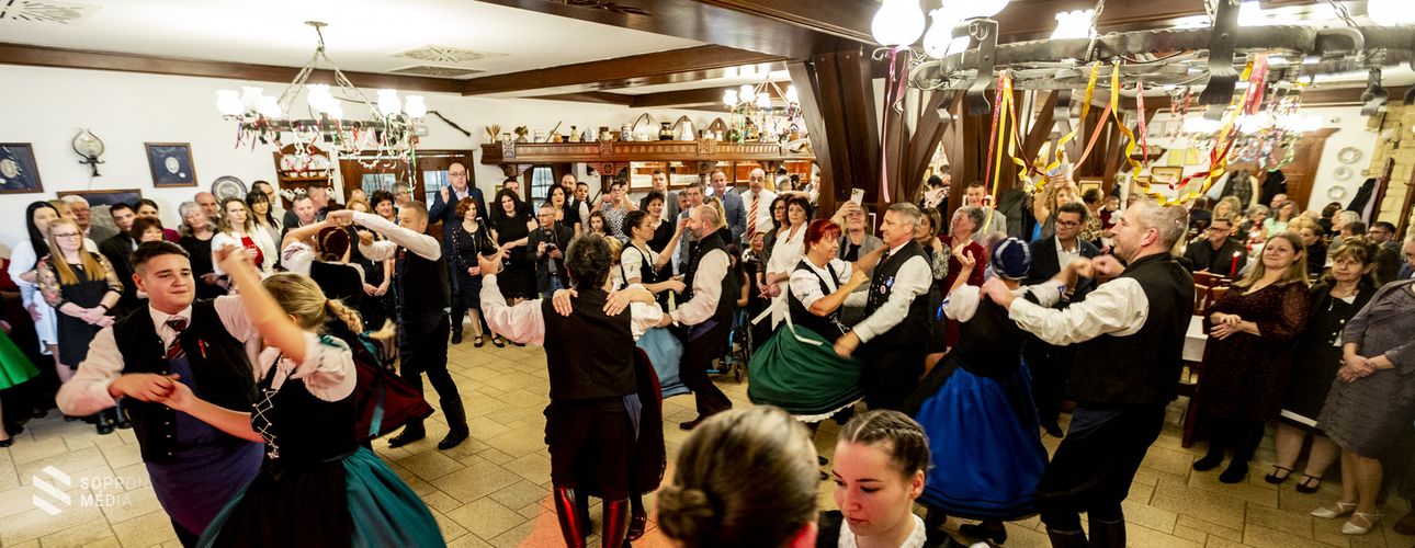 Jótékonysági bált szervezett a Hova Tovább Közhasznú Alapítvány