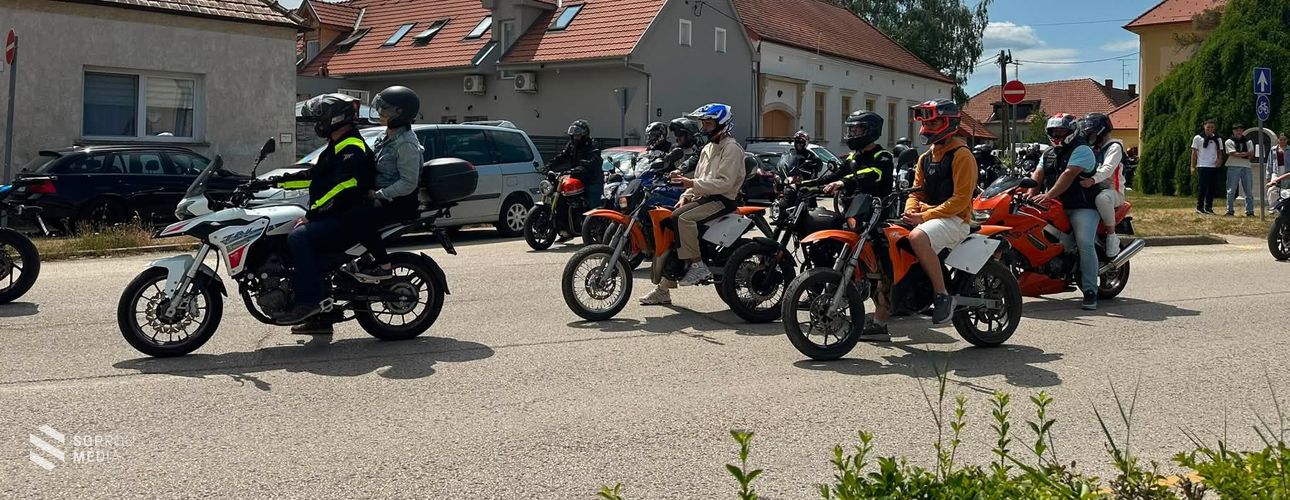 Motoros istentiszteletet tartottak Ágfalván