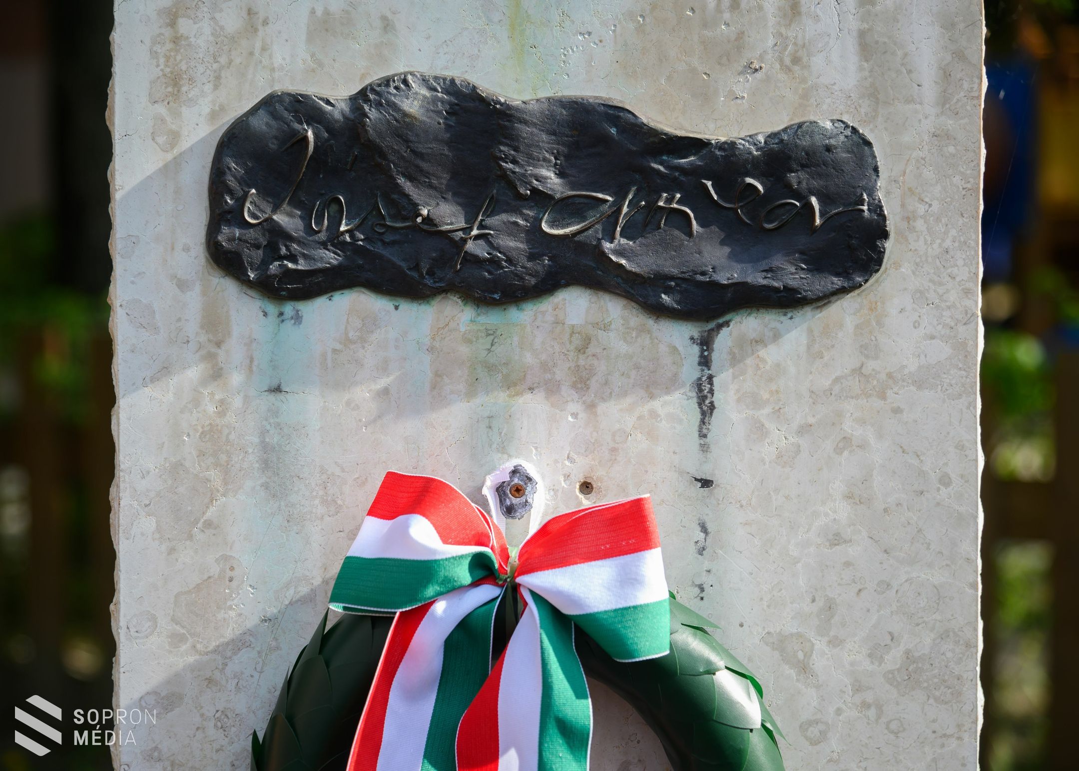 Megemlékezés és koszorúzás a költészet napja alkalmából