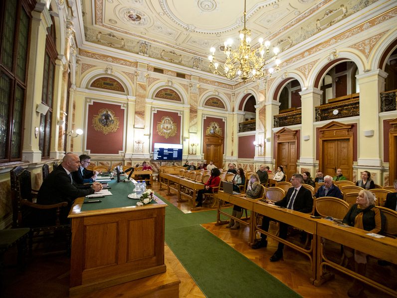 Közmeghallgatáson válaszoltak a városvezetők