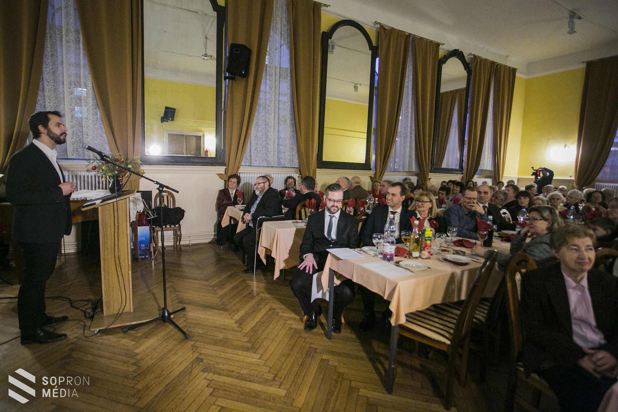 Karácsonyi rendezvényt tartott a Pedagógus Nyugdíjas Klub 