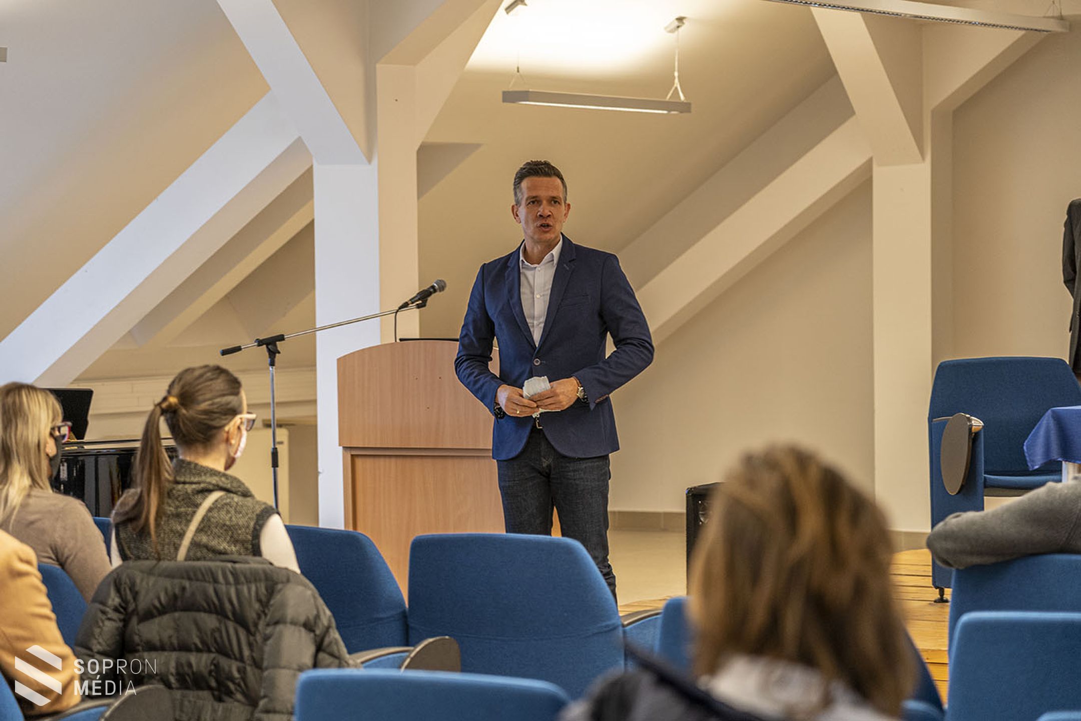 Az autisták és a sajátos nevelési igényű fiatalok lehetőségeiről tanácskoztak