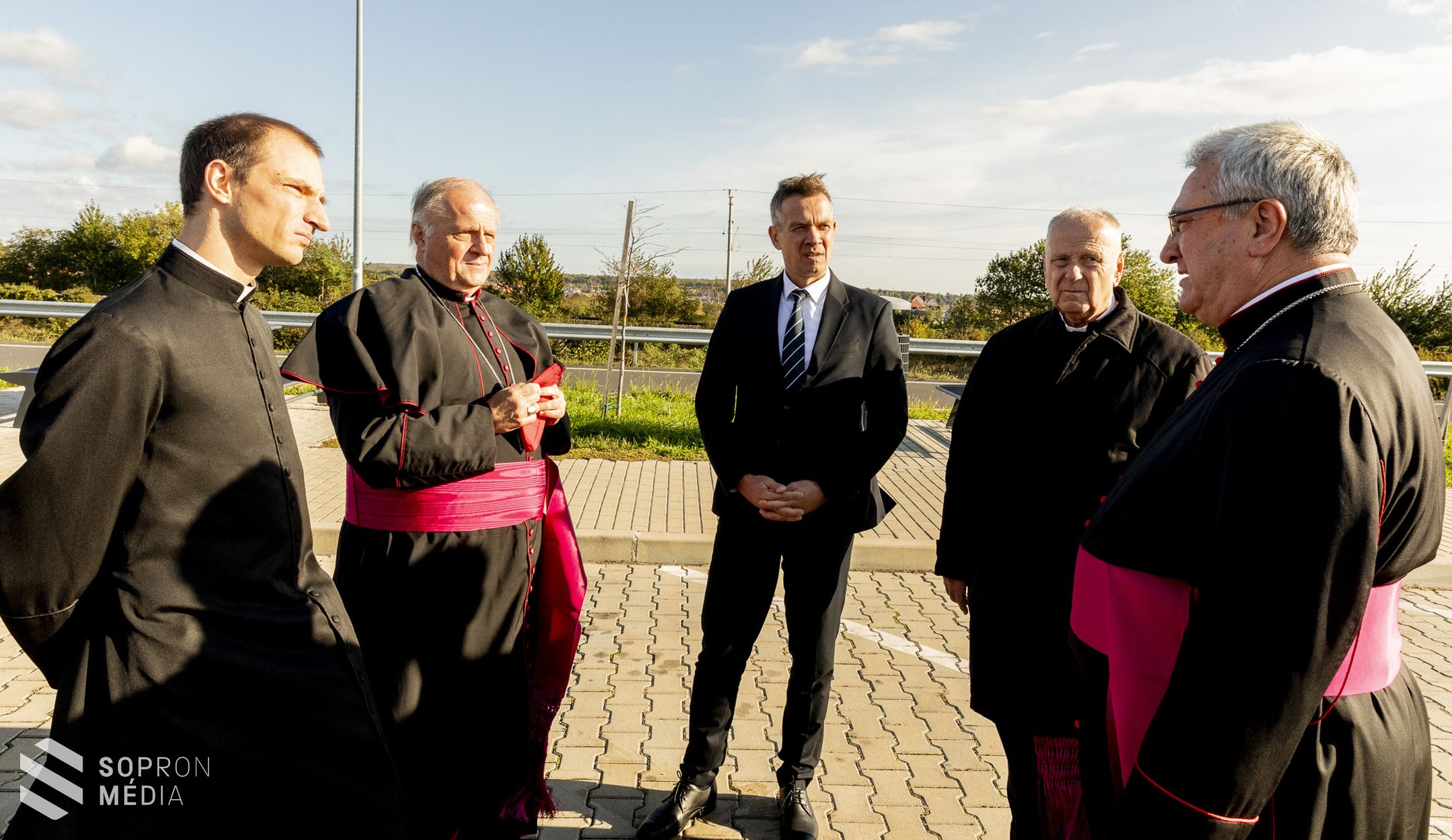 A Szent Mihály-templomban tartott szentmisét Michael Wallace Banach, Magyarország apostoli nunciusa