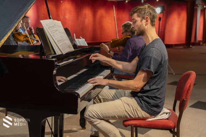  Bábinszki Gergely, a budapesti Liszt Ferenc Zeneakadémia hallgatója 