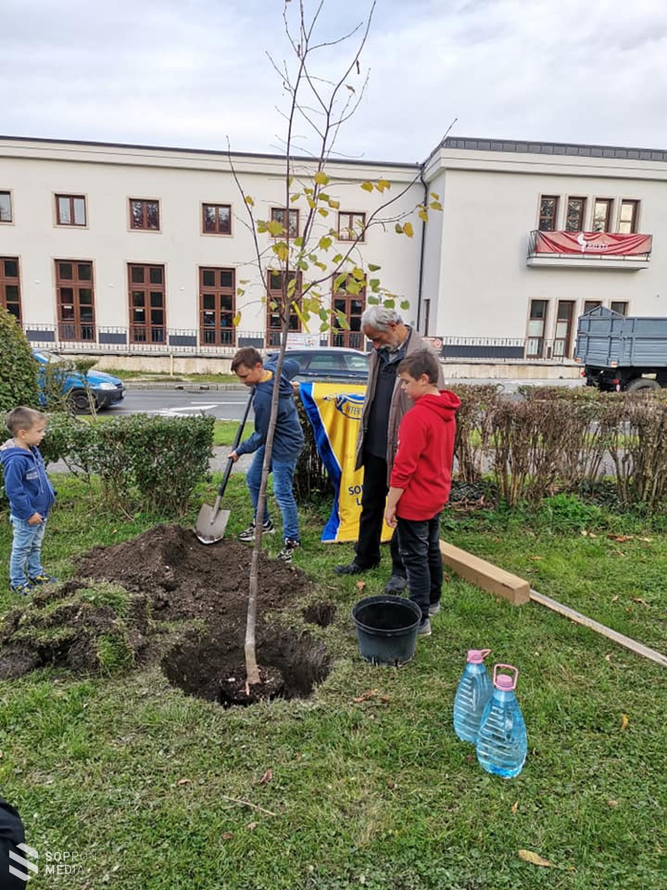 Földünkért Világnap - A környezetvédelem fontosságára hívta fel a figyelmet a Sopron Lady Lions Club 