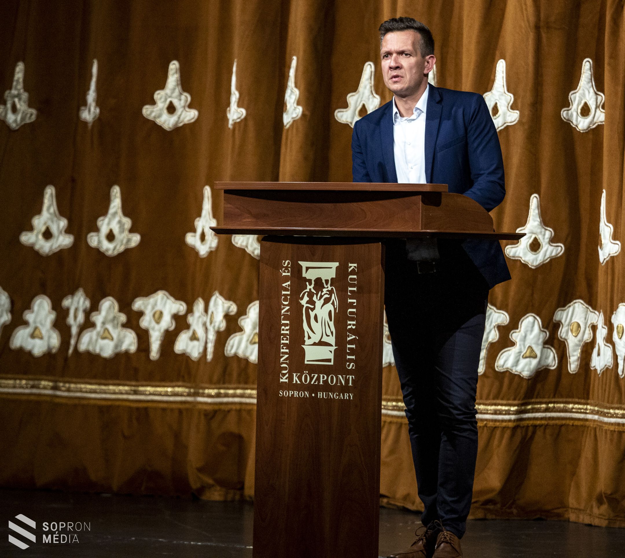 Évadzáró és évadnyitó összevont társulati ülést tartottak a soproni színházban
