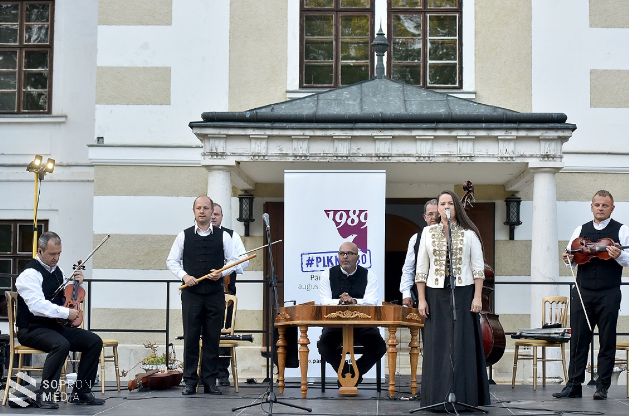 Pál István Szalonna és Bandája Nagycenken