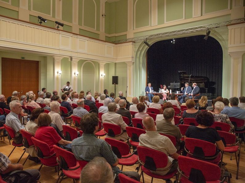 Bemutatták Bősze Balázs posztumusz kötetét