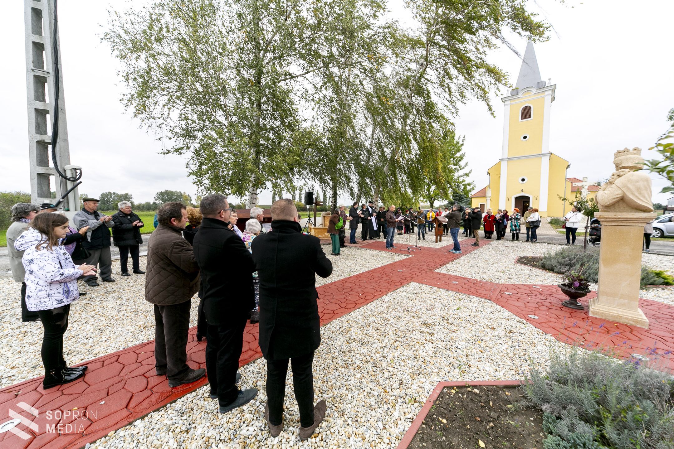 Megújult a községháza és Szent Imre-szobrot is avattak Ebergőcön