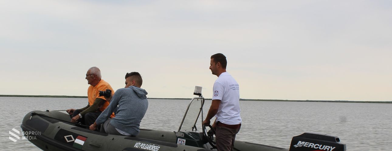 Mentőhajót kapott a Fertő Tavi Vízi Polgárőr Egyesület 