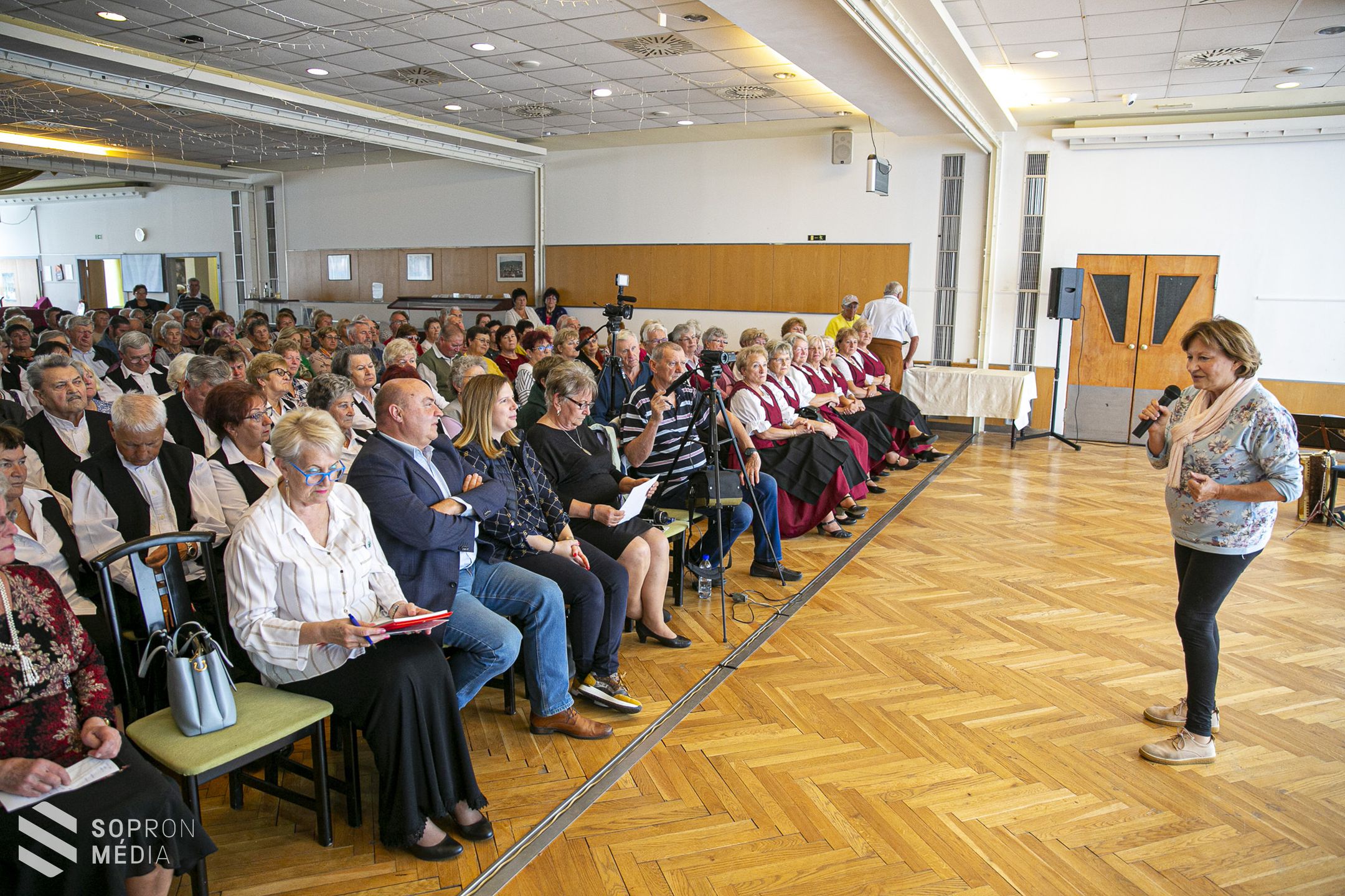 Életet az éveknek - nyugdíjas kulturális találkozó Sopronban